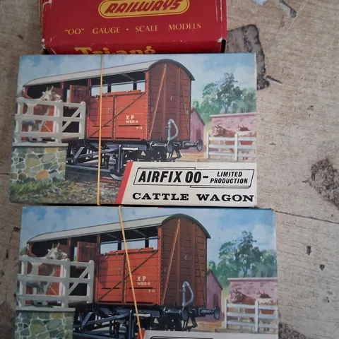 THREE ASSORTED MODEL RAILWAY PRODUCTS TO INCLUDE; AIRFIX 00- LIMITED PRODUCTION CATTLE WAGON AND TRI-ANG RAILWAYS 00 GAUGE