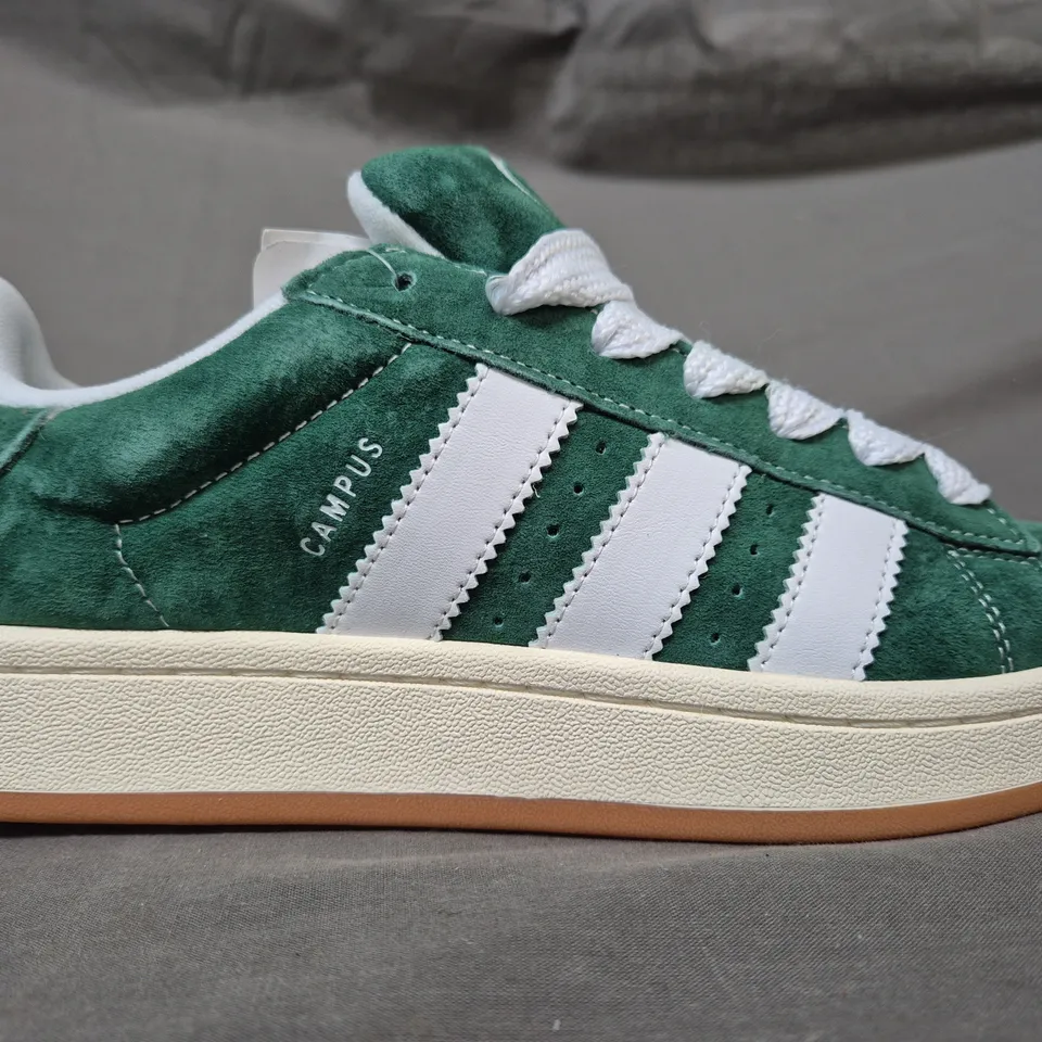 PAIR OF ADIDAS CAMPUS 00S SHOES IN GREEN/WHITE UK SIZE 8.5