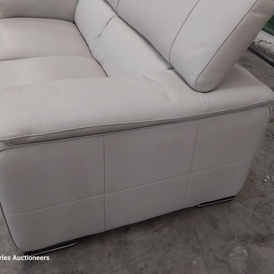 QUALITY ITALIAN DESIGNER MELO LOVESEAT/TWO SEATER SOFA WITH ADJUSTABLE HEADRESTS WHITE GREY LEATHER 