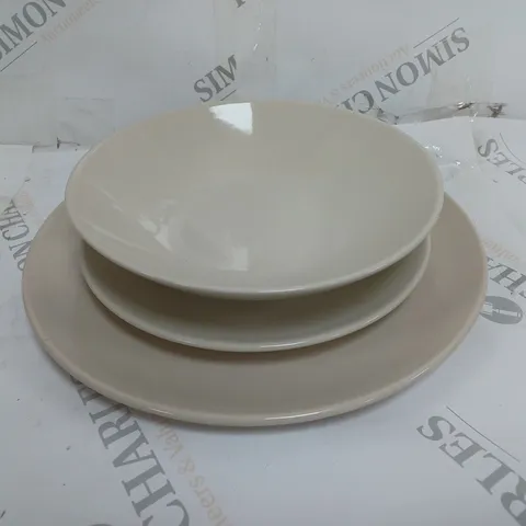 BRAND NEW BOXED CESIRO 12 PIECE PORCELAIN DINNERWARE SET IN GLOSSY IVORY TO INCLUDE LARGE PLATES, SMALL PLATES AND BOWLS - COLLECTION ONLY