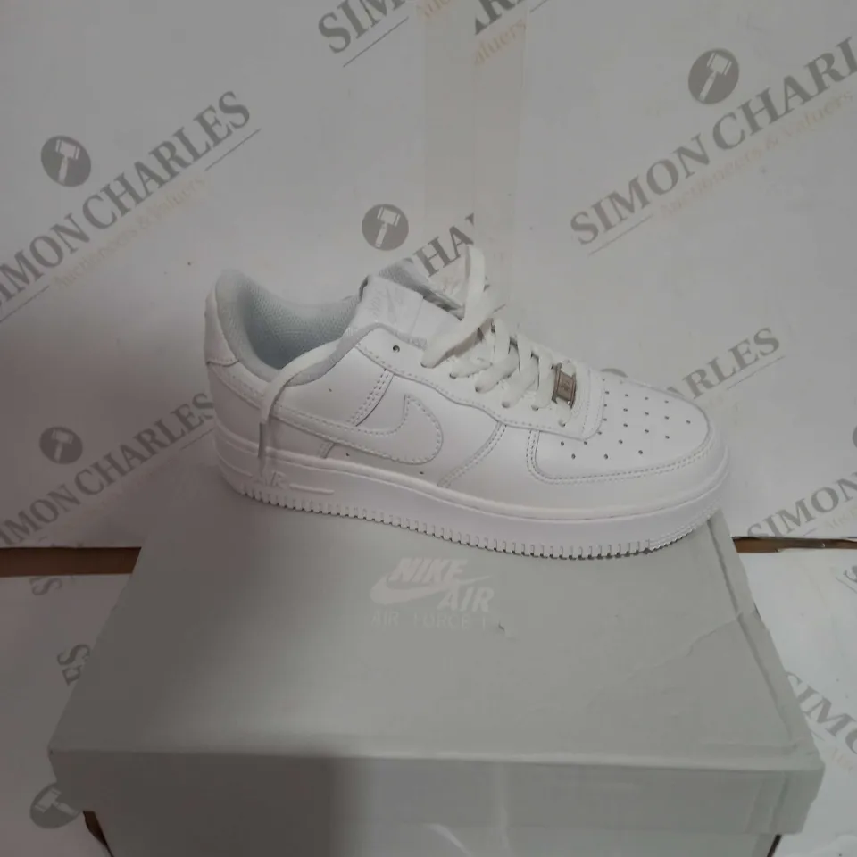 BOXED PAIR OF NIKE WHITE AIR FORCE ONES SIZE 4.5