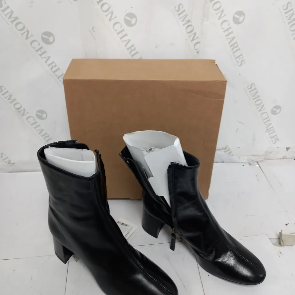 BOXED PAIR OF MNG HEELED ANKLE BOOTS IN BLACK SIZE UK 5