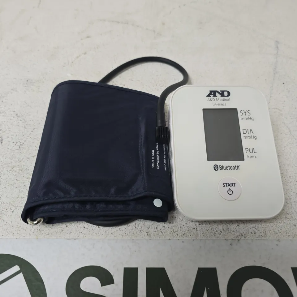 DIGITAL BLOOD PRESSURE MONITOR WITH ARM CUFF