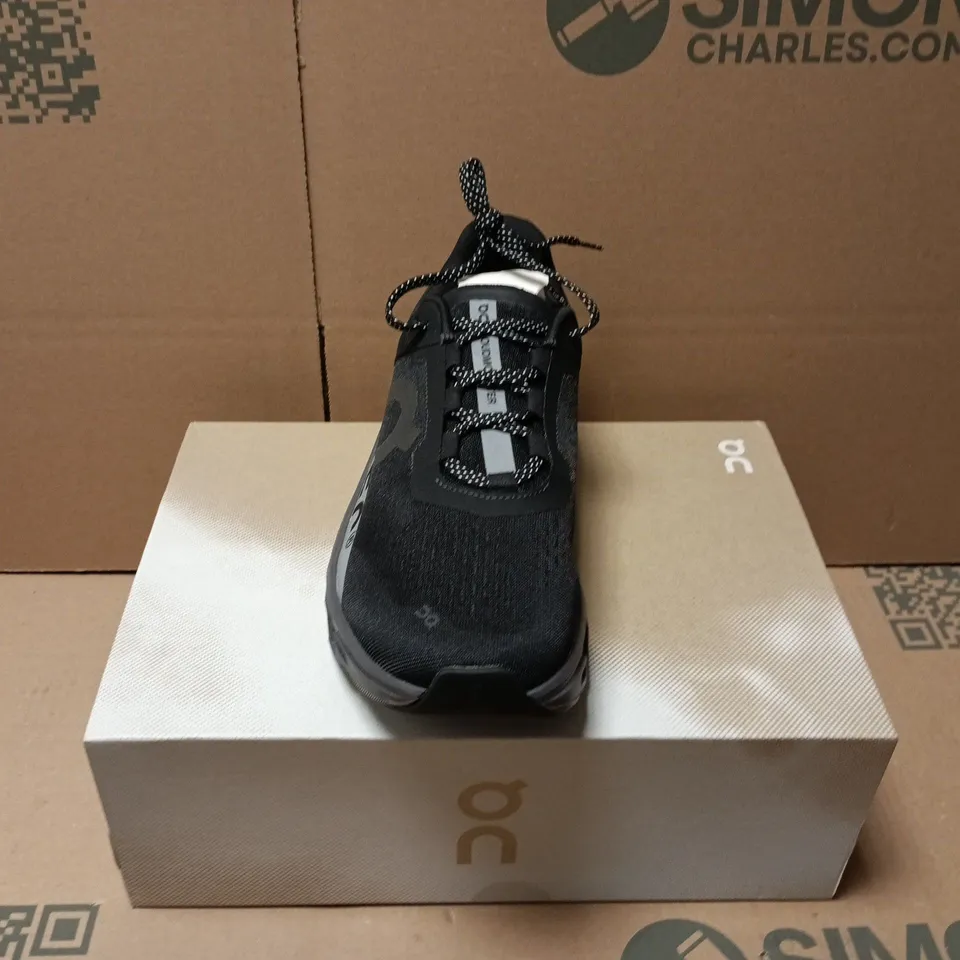 BOXED PAIR OF ON CLOUDMONSTER LUMOS TRAINERS IN BLACK - UK 8.5