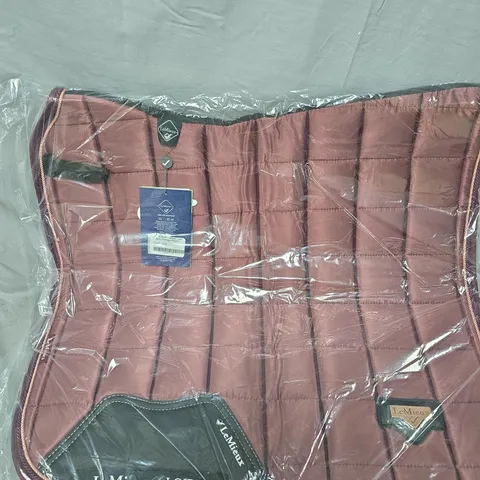 LE MIEUX LOIRE CLASSIC DRESSAGE SQUARE 