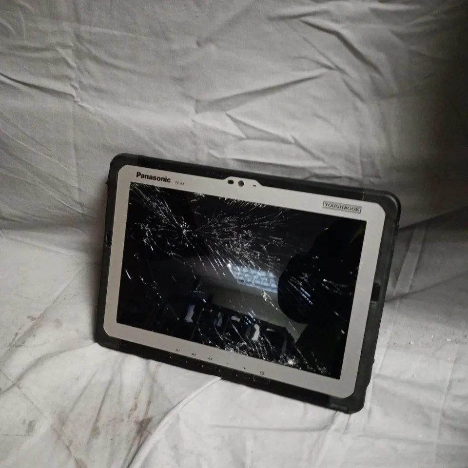 PANASONIC TOUGHBOOK FZ A3 - DAMAGED SCREEN 