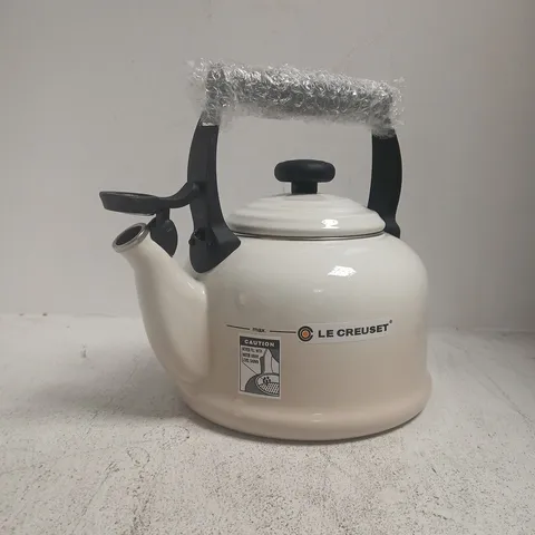 LE CREUSET KETTLE – WHITE, 2.1L / 2.2QT, BOXED