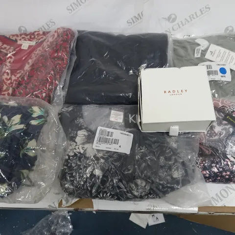 LOT OF 20 ASSORTED BAGGED CLOTHINGITEMS TO INCLUDE WHITE STUFF AND FRANK USHER