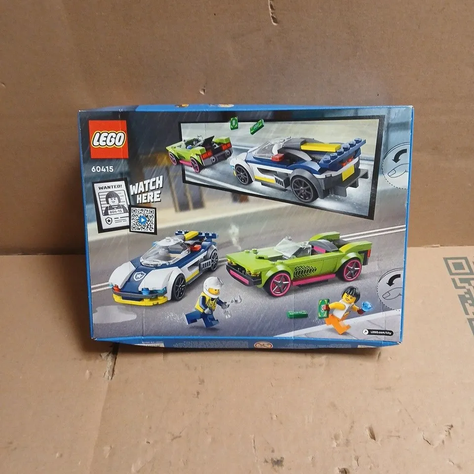 LEGO CITY 6+ POLICE CAR AND MUSCLE CAR CHASE BOXED