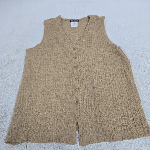 KIM & CO KNIT SLEEVELESS BOUCLÉ VEST – CAFÉ AU LAIT – SIZE S/P (SMALL/PETITE)