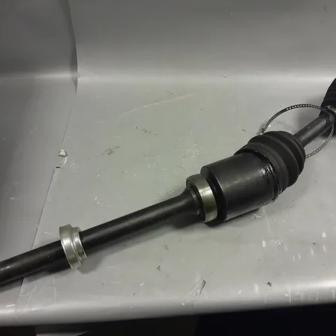DS1139 DRIVE SHAFT - VEHICLE MODEL UNKNOWN - COLLECTION ONLY