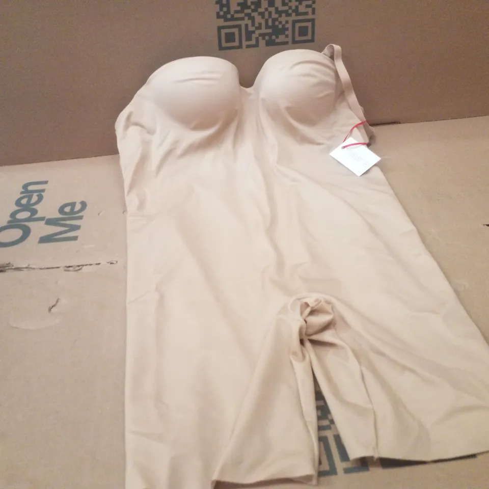 BOX CONTAINING APPROXIMATELY 8X BRAND NEW MAGISCULPT BODYSUITS - COLOUR ALMOND - SIZE 40C