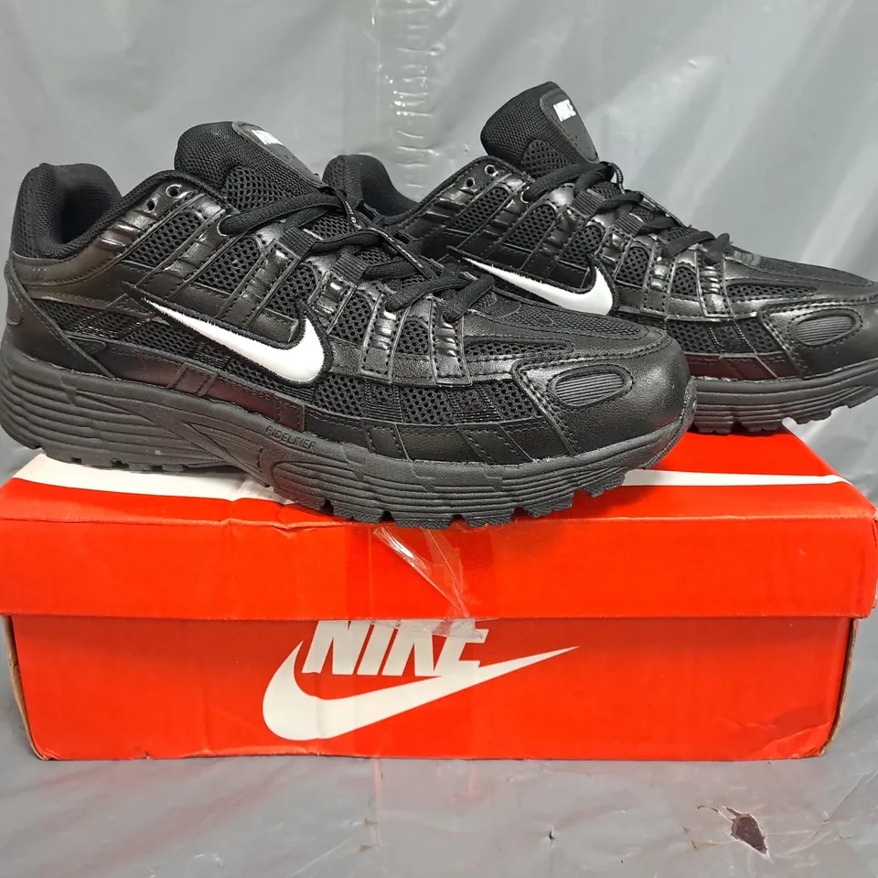 BOXED PAIR OF NIKE P-6000 TRAINERS IN BLACK SIZE UK 7.5