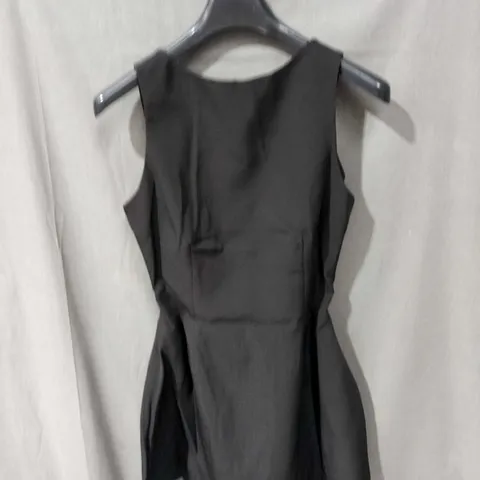 PREETYLITTLETHING PETITE WOVEN OPEN BACK MINI DRESS, BLACK – UK 8 