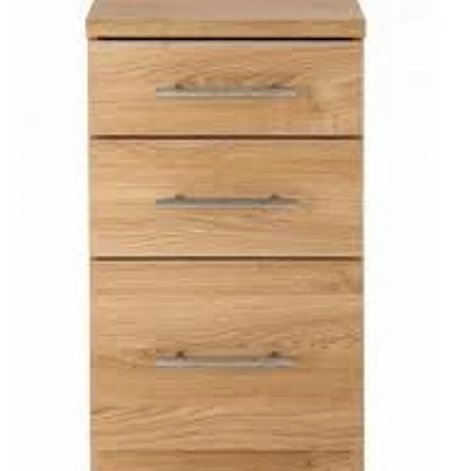 BOXED CAMBERLEY 3 DRAWER GRADUATED BEDSIDE CHEST - LIGHT OAK RRP £69