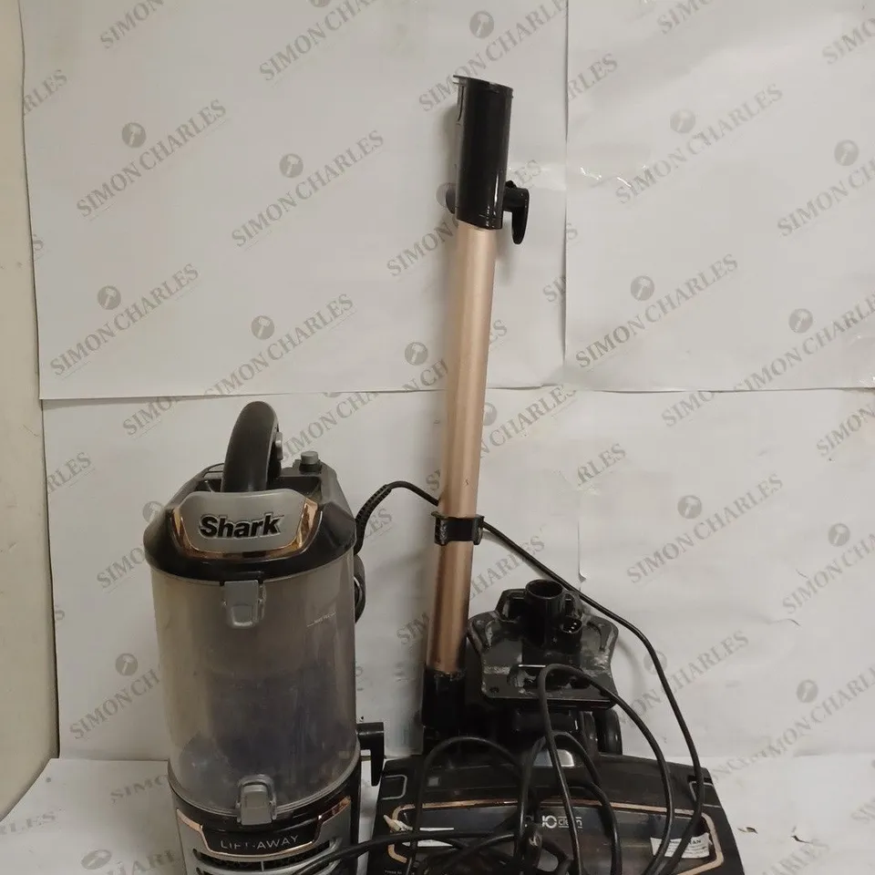 SHARK ANTI HAIR WRAP UPRIGHT VACUUM CLEANER