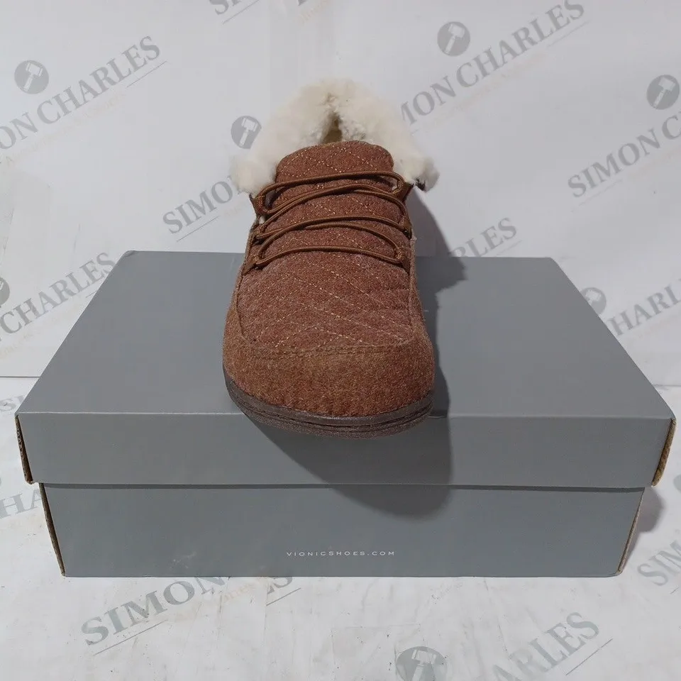 BOXED VIONIC BELIEVE SLIPPERS IN TOFFEE SIZE 8