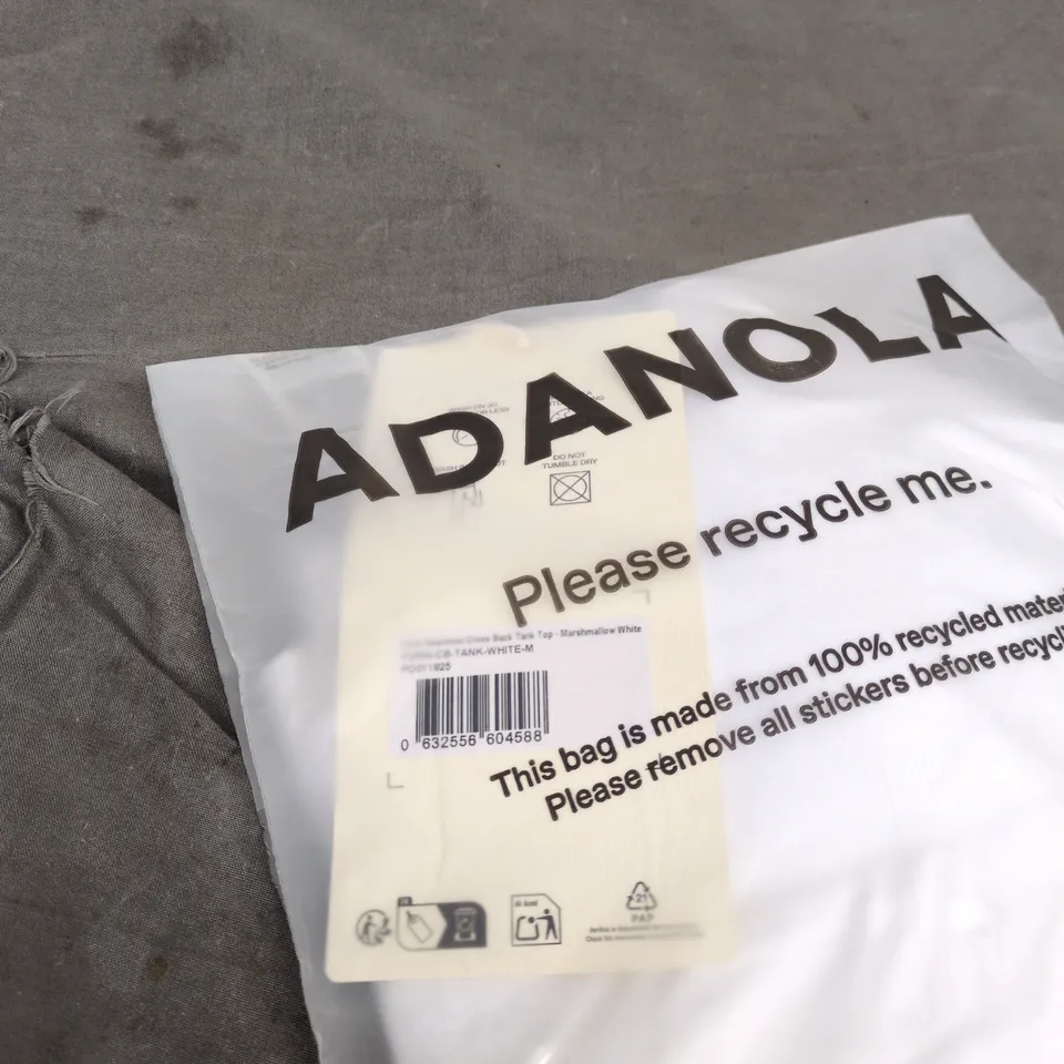 ADANOLA  SEAMLESS CROSS BACK TANK TOP MARSHMALLOW WHITE MEDIUM BAGGED