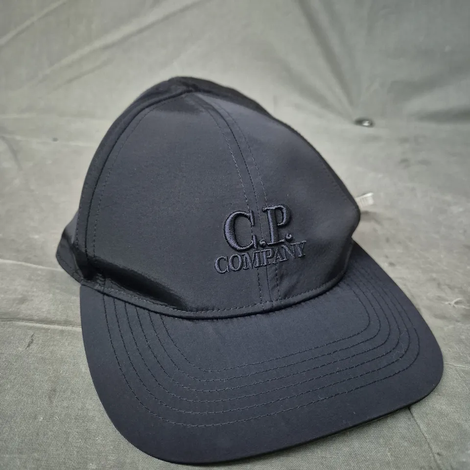 C.P. COMPANY CAP – NAVY