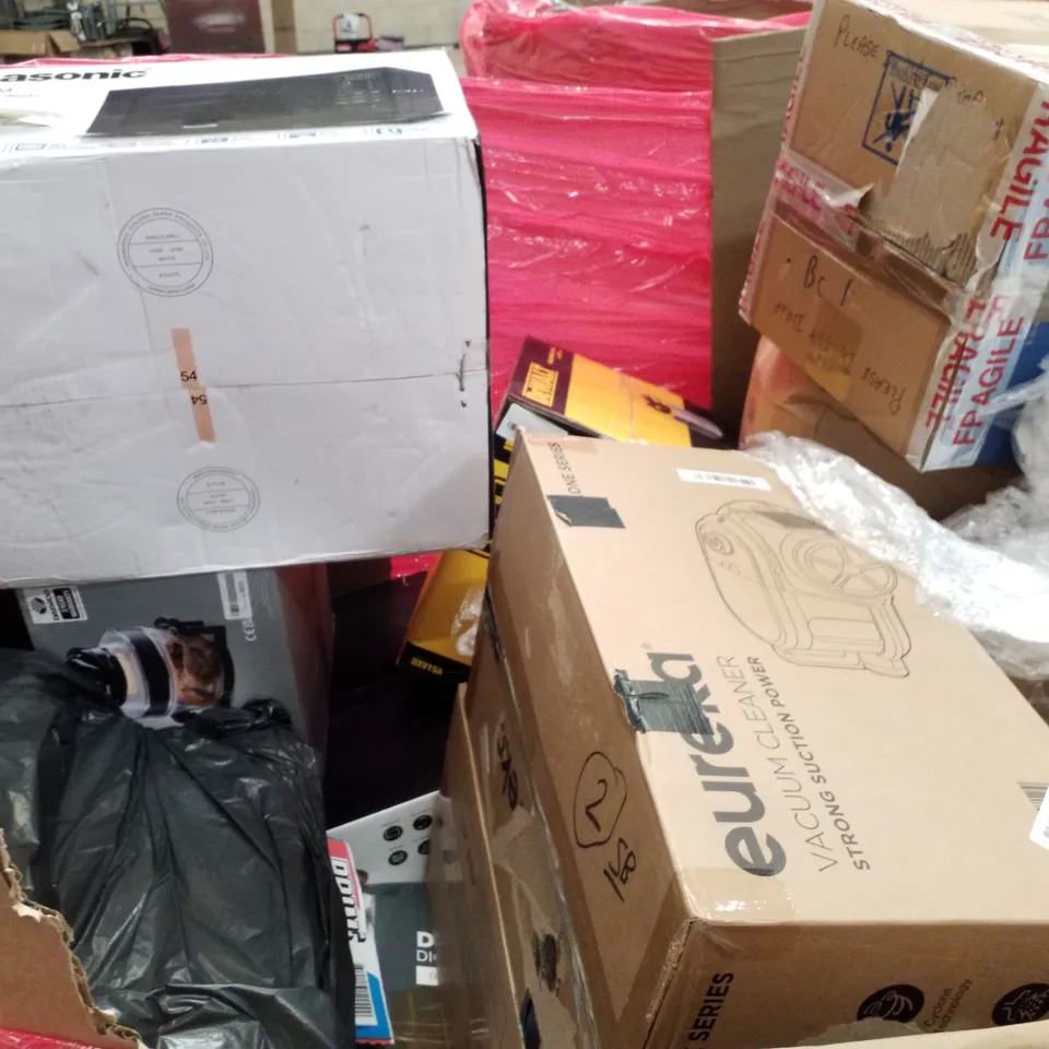 PALLET OF ASSORTED PRODUCTS INCLUDING VACUUM CLEANER, 19 KNIFE SET, AIR FRYER, POP UP TENT, RETRACTABLE SAFETY GATE, CURTAIN RINGS