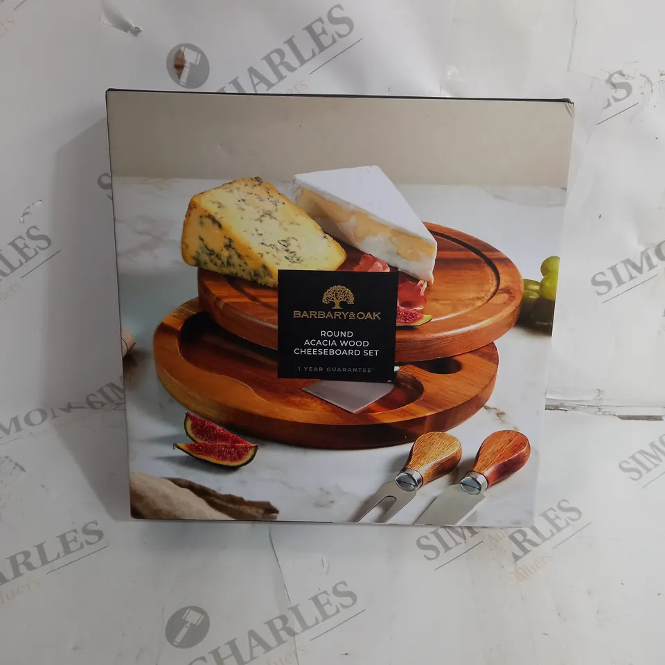 BOXED BARBARY & OAK ROUND ACACIA WOOD CHEESEBOARD SET
