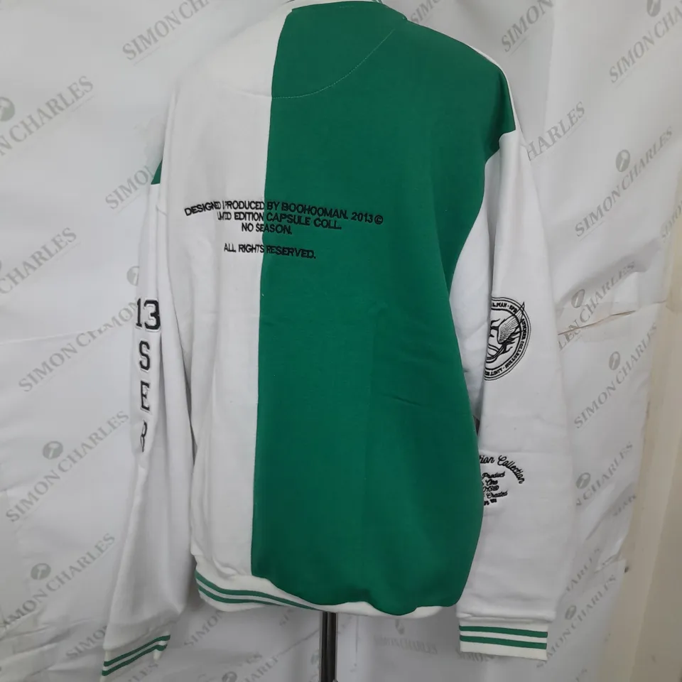 BOOHOOMAN OVERSIZED LTD SPLICED VARSITY JERSEY BOMBER JACKET IN FOREST GREEN SIZE L