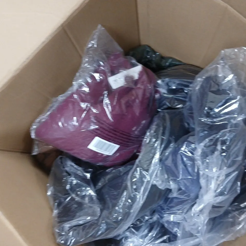 APPROXIMATELY 15 ASSORTED CLOTHING ITEMS IN VARIOUS SIZES, STYLES & COLOURS TO INCLUDE BRANDS SUCH AS BEN DE LISI, ONLY, JDY, ETC