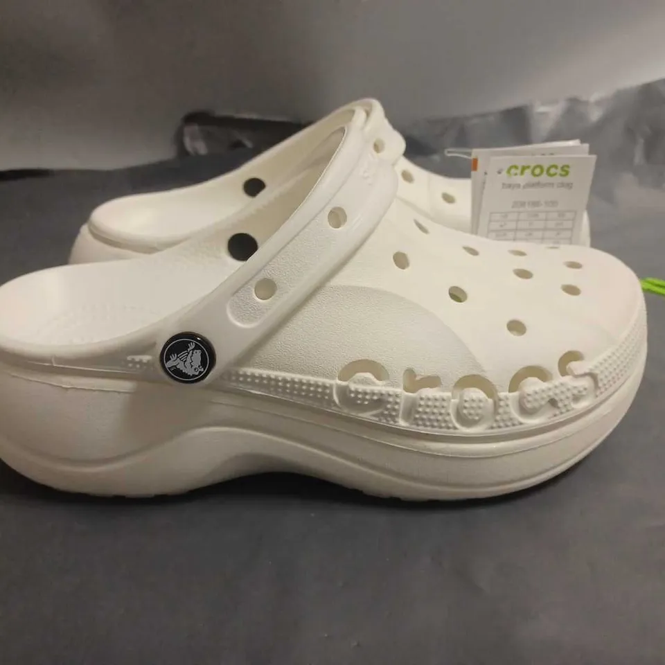 PAIR OF CROCS BAYA PLATFORM CLOGS IN WHITE - UK 5