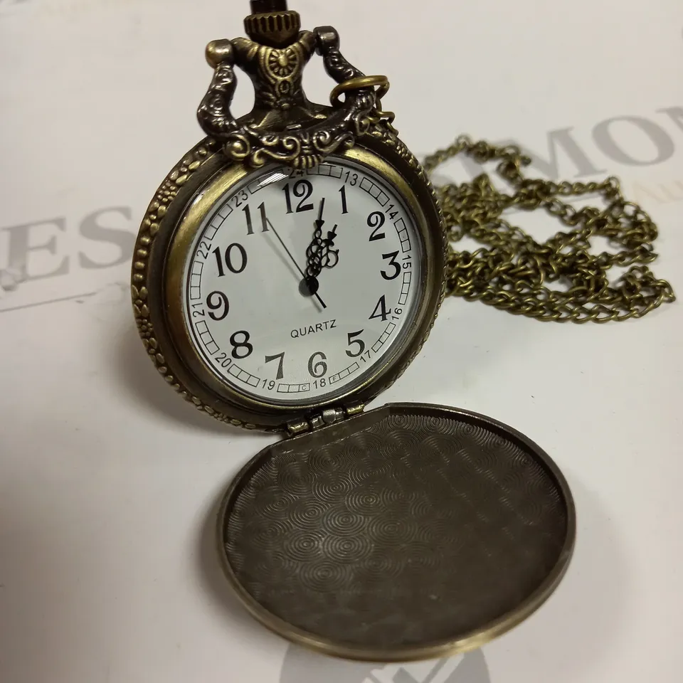ALICE IN WONDERLAND THEMED POCKET WATCH 
