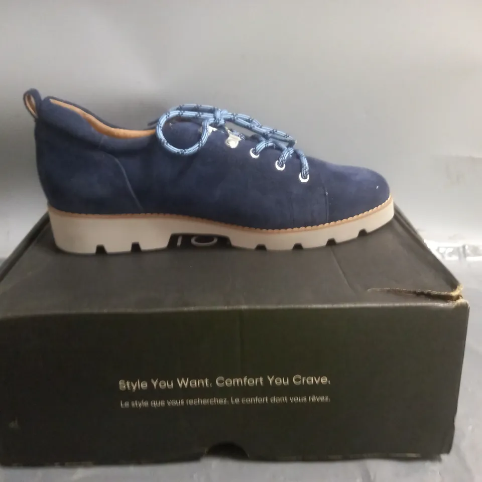 VIONIC SUEDE LOAFERS BLUE SIZE 9