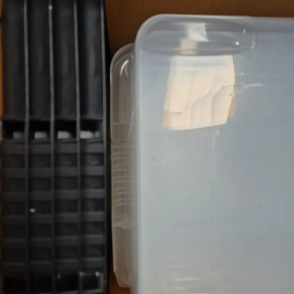 APPROXIMATELY 4 LARGE CLEAR PLASTIC STORAGE BOXES WITH LIDS