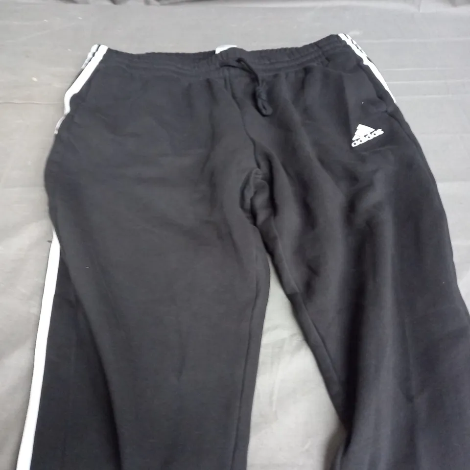 ADIDAS 3 STRIPE FLEECE SWEATPANTS IN BLACK - 2XL 