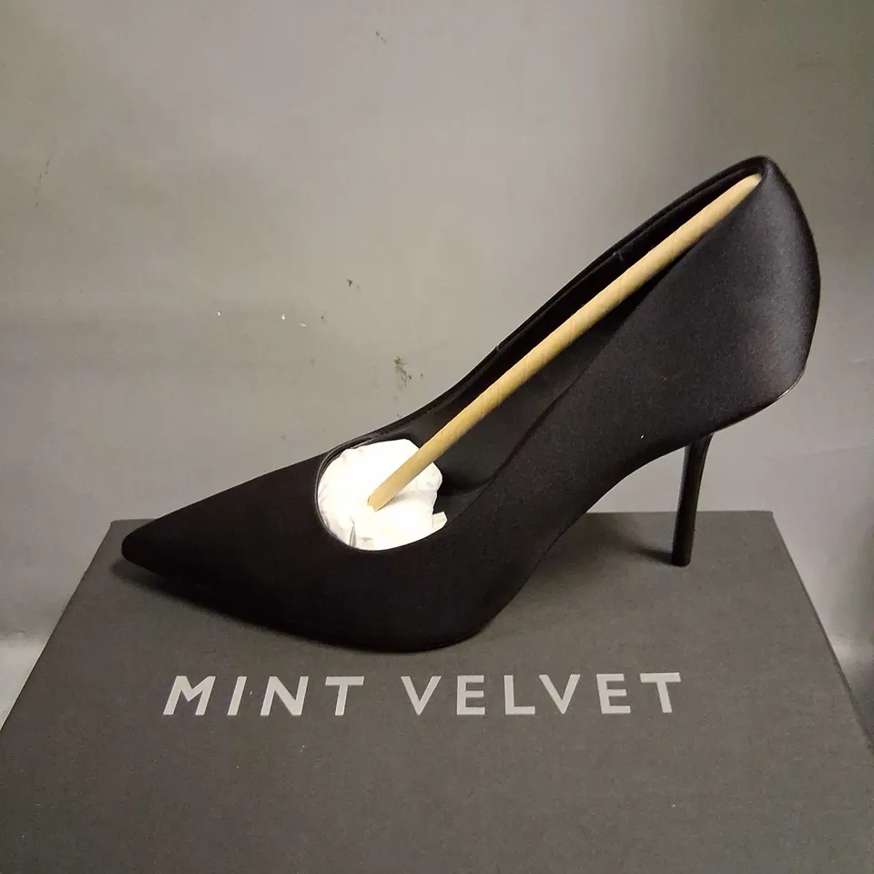 BOXED MINT VELVET PIPPA BLACK HEEL SIZE 6