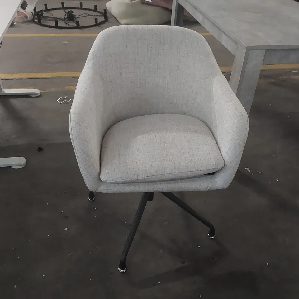 DESIGNER UPHOLSTERED SWIVEL CHAIR