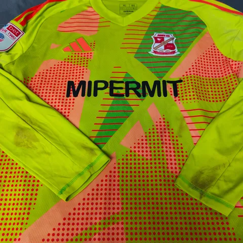 SWINDON TOWN GOALKEEPER JERSEY - SIGNED - RIPLEY 13 - SIZE XL