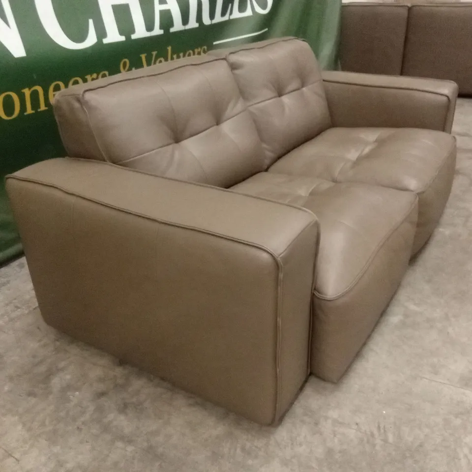 QUALITY DESIGNER ITALIAN MADE GRAVINA 2 SEATER LEATHER SOFA