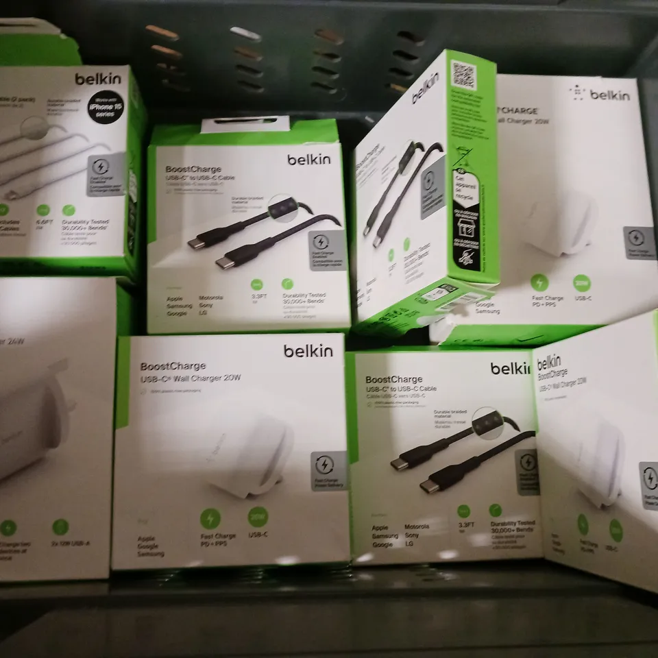 LOT OF APPROXIMATELY 20 ASSORTED BELKIN ITEMS TO INCLUDE 20K POWERBANK, CHARGING PAD, AND USB-C CABLES