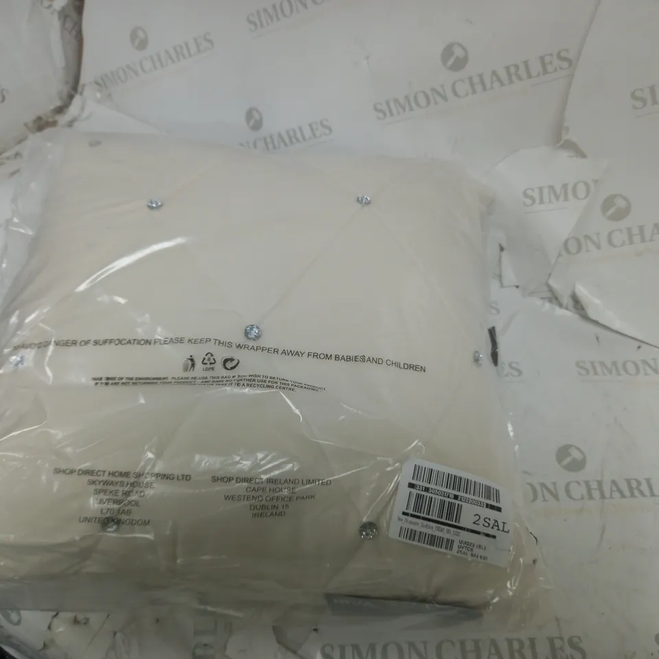 NEW DIAMENTE CUSHION