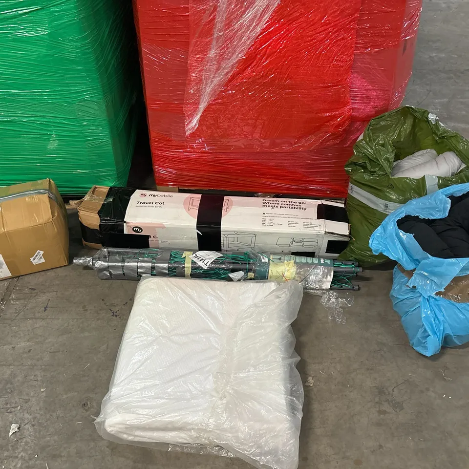 PALLET OF ASSORTED CONSUMER PRODUCTS TO INCLUDE: TRAVEL COT, WASHING LINE, COT MATTRESS, BEDDING ECT