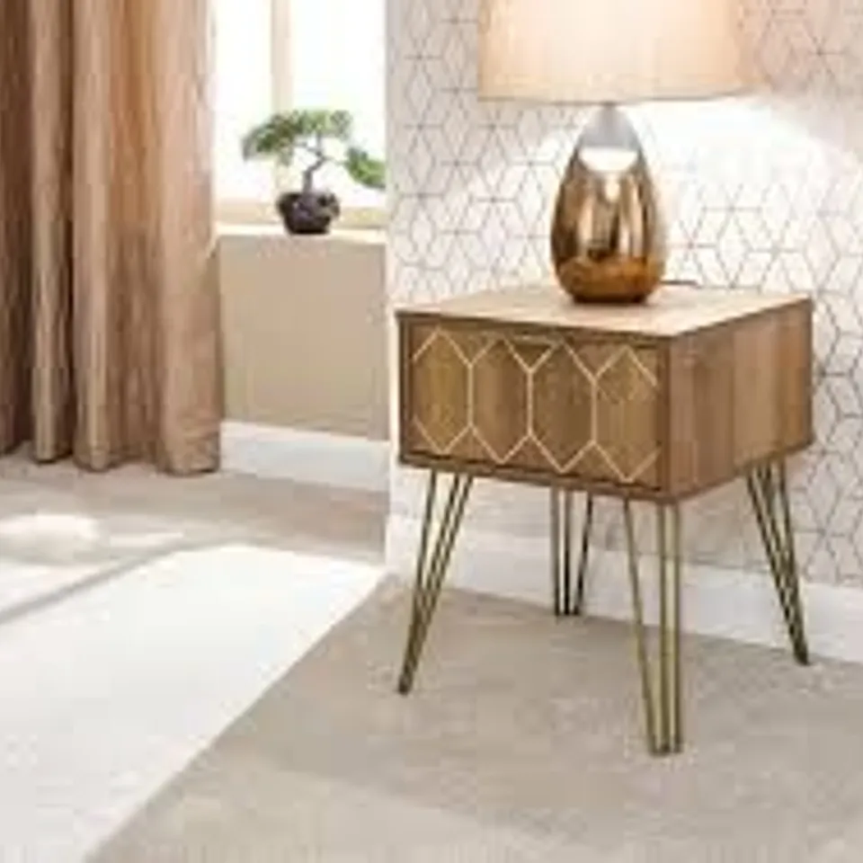 BOXED NEW ORLEANS LAMP TABLE