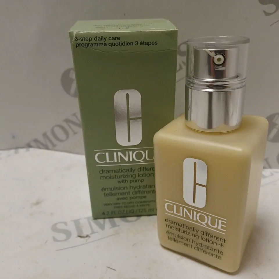 BOXED CLINIQUE DRAMATICALLY DIFFERENT MOISTURIZING LOTION WITH PUMP (125ml)