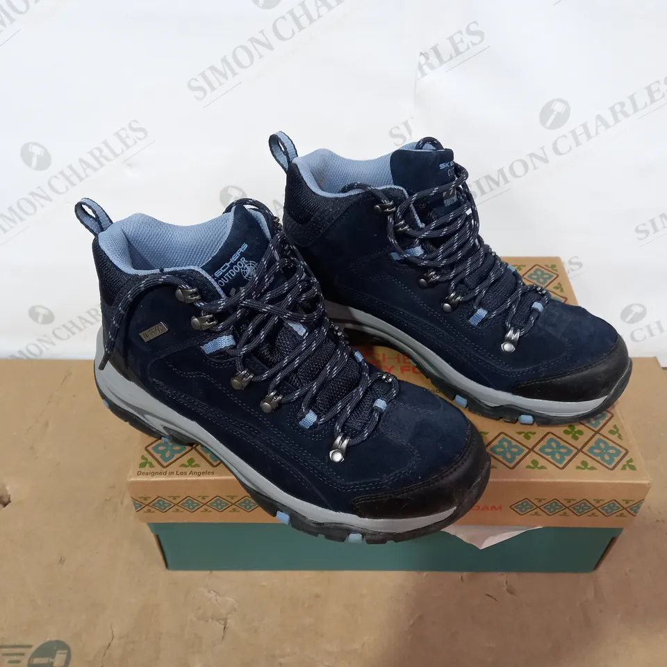 BOXED PAIR OF SKECHERS - SIZE 6