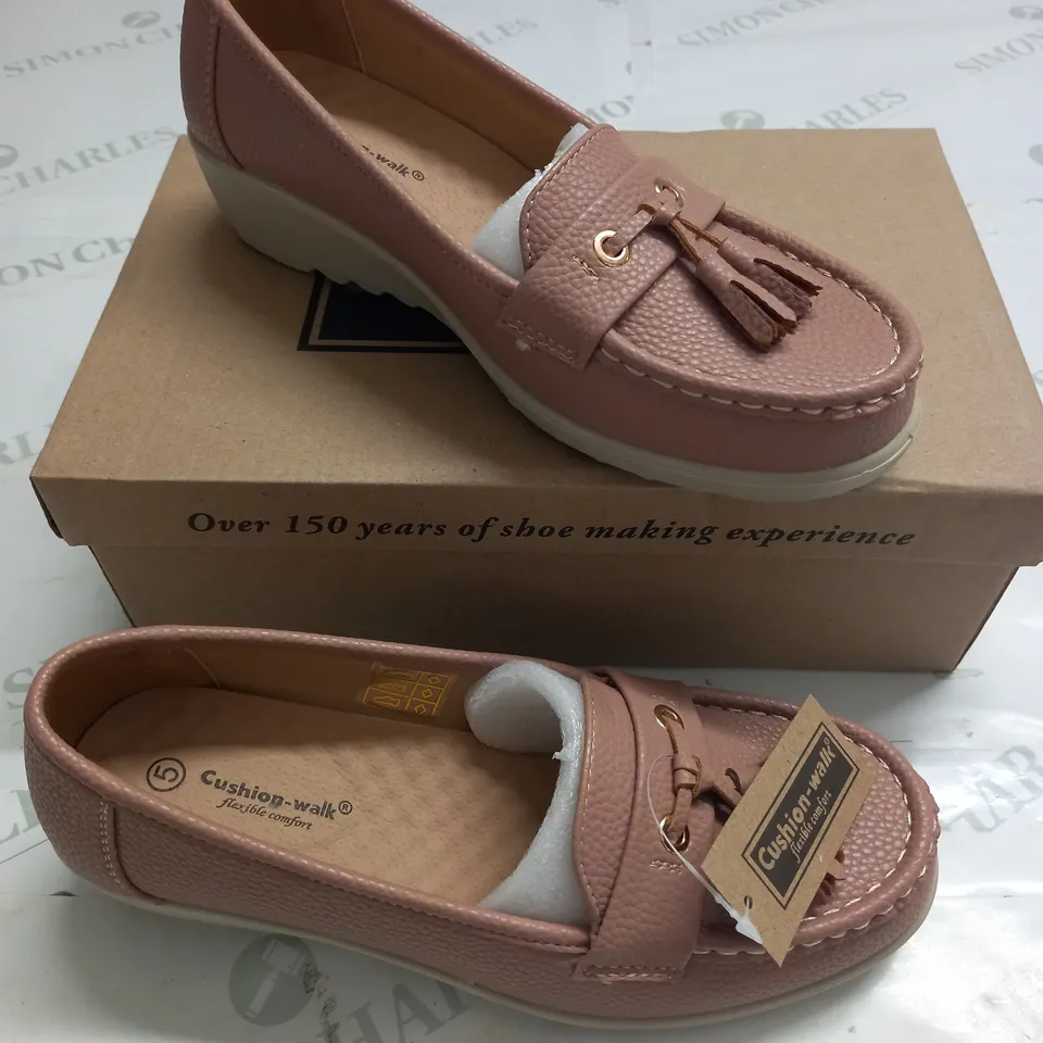 BOXED PAIR OF CUSHION WALK ROSE GOLD SLIDE ONS - 5