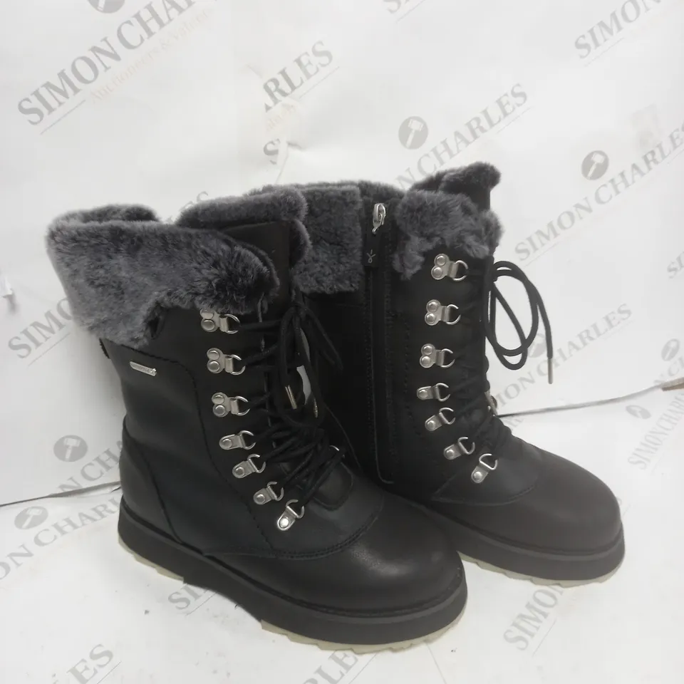 BOXED EMU AUSTRALIA COMORO LEATHER BOOT BLACK SIZE 5