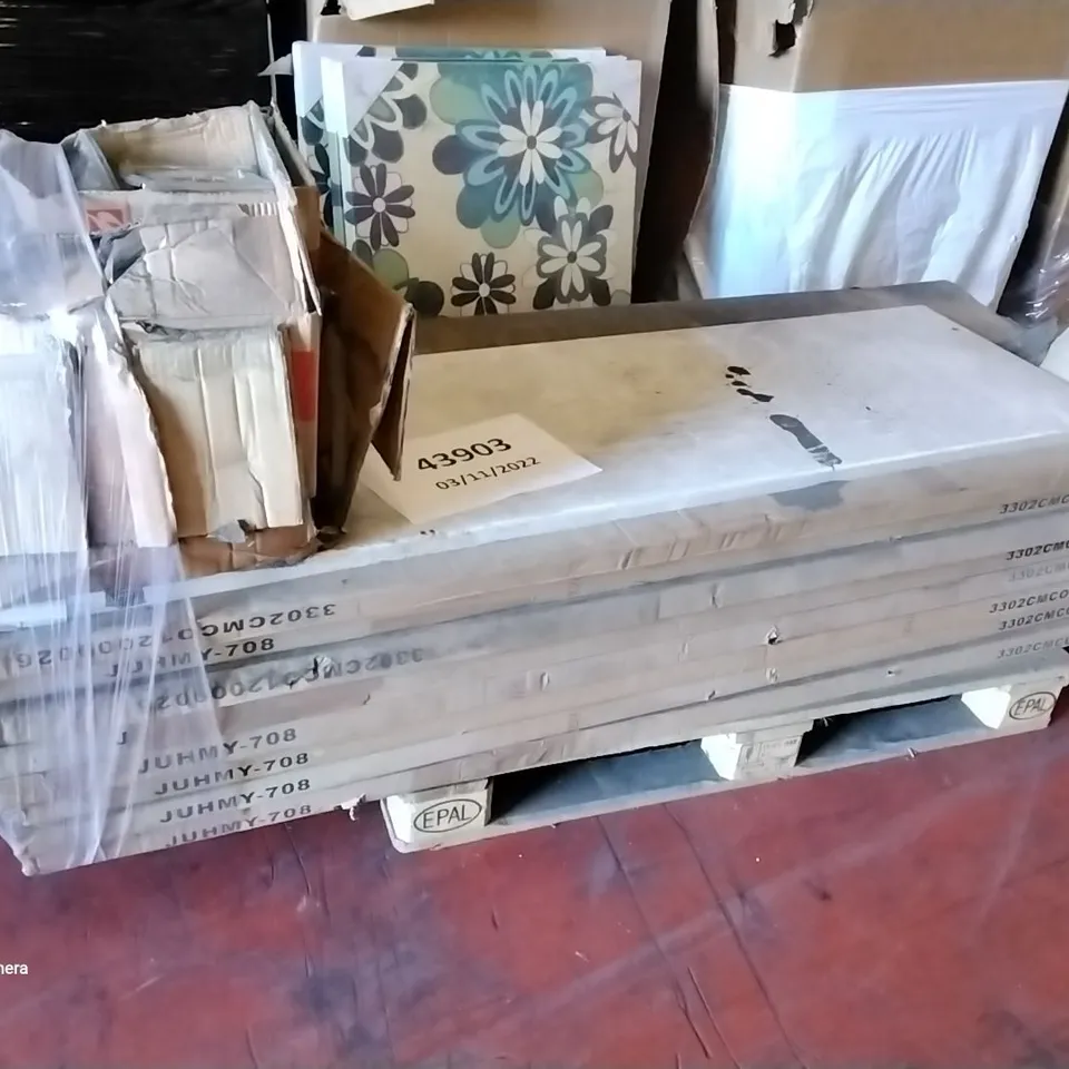PALLET OF 8 C&M DOORS 198×75×4CM, 6 BOXED D.KER DOOR HANDLE SETS, 2 BOXES OF APPROXIMATLY 18 SEALED HSJ HINGES HARDWARE
