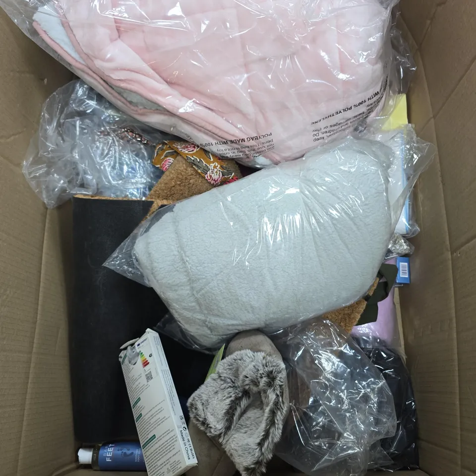 BOX OF APPROXIMATELY 20 ASSORTED ITEMS INCLUDING BARE FEET FOOT CREAM AND MOTION SENSOR LIGHTS