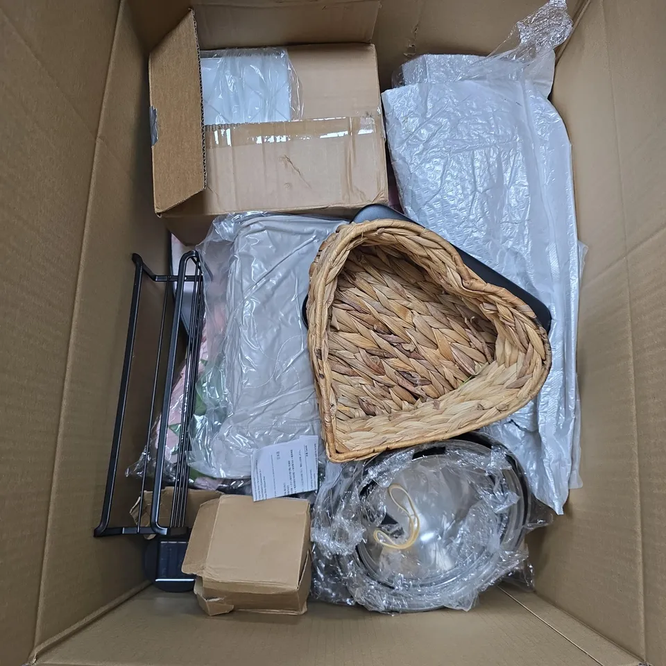 BOX OF APPROXIMATELY 15 ASSORTED HOUSEHOLD ITEMS INCLUDING BLADELESS NECK COOLER , EMPIRE LAMINATOR AND BLS LED MOTION SENSOR LIGHT 