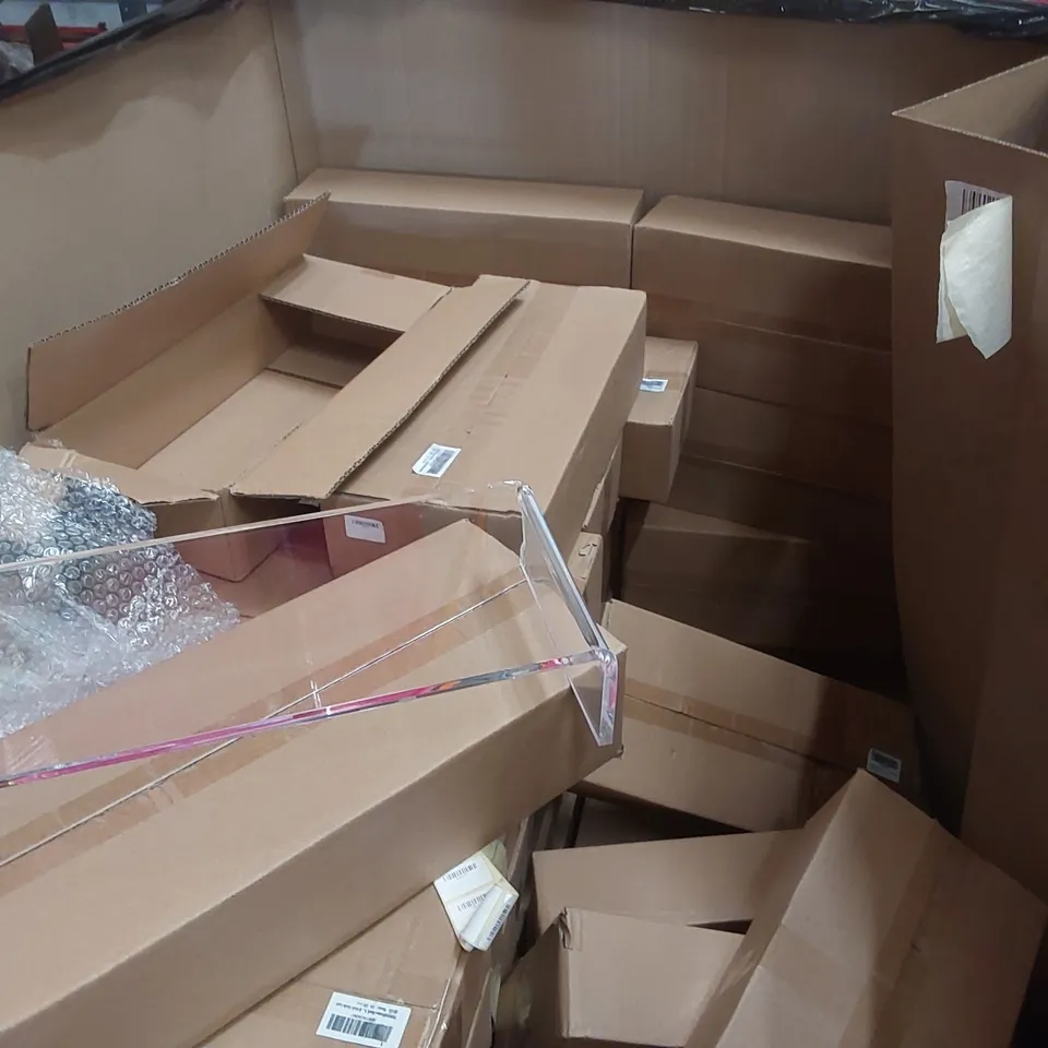PALLET CONTAINING A VERY LARGE QUANTITY OF BOXED CLEAR MONITOR STANDS 