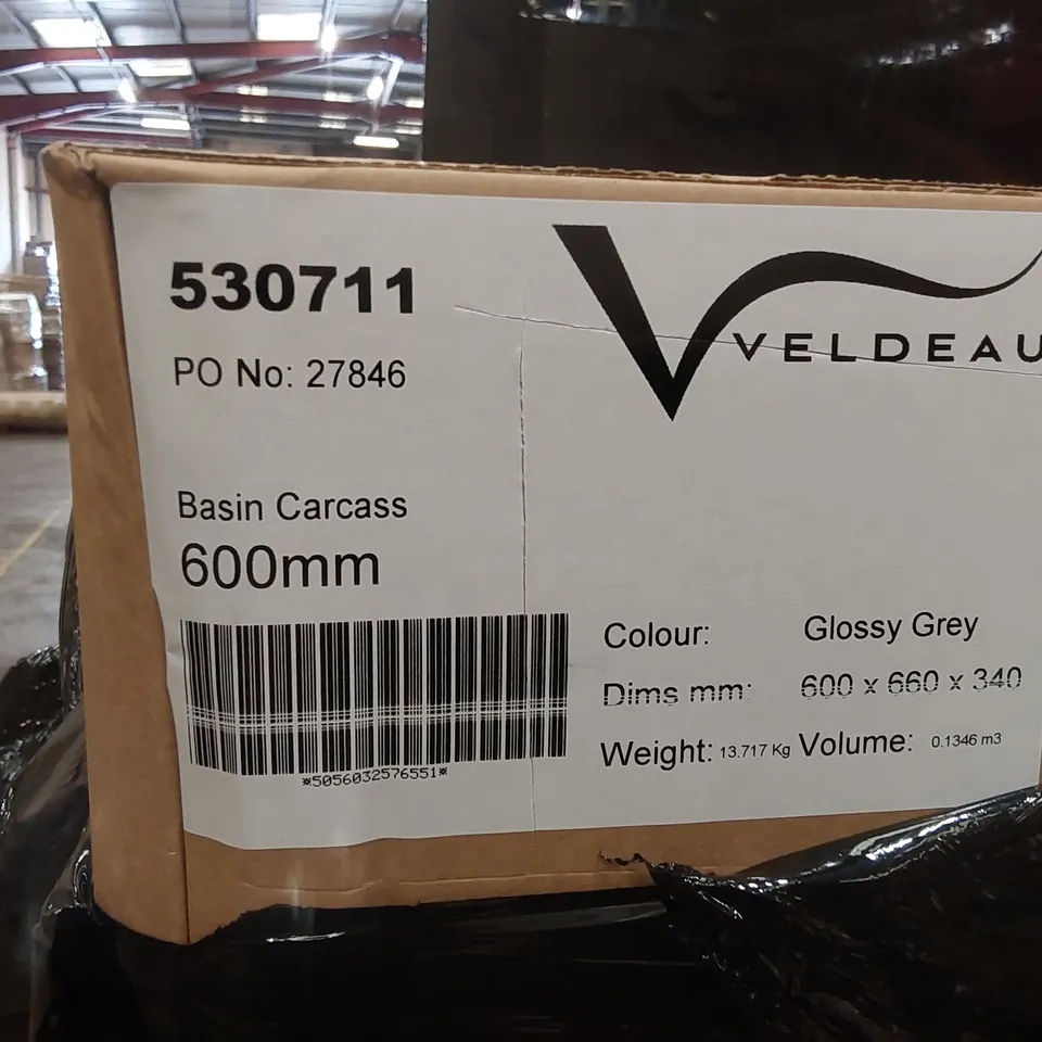 PALLET CONTAINING A LARGE QUANTITY OF BATHROOM FURNITURE PARTS INCLUDING: VELDEAU BASIN CARCASSES ECT