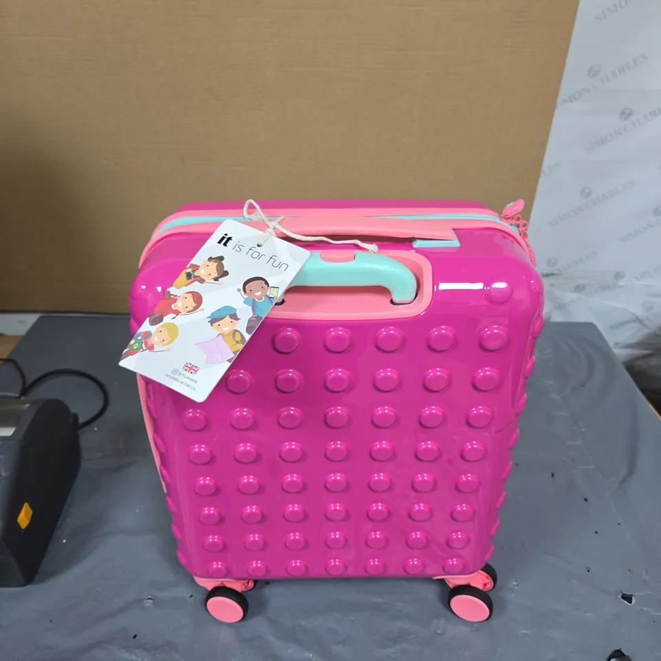 IT LUGGAGE KIDS' PINK STUDDED SUITCASE – PINK & TURQUOISE TRIM, DESIGNED IN THE UK